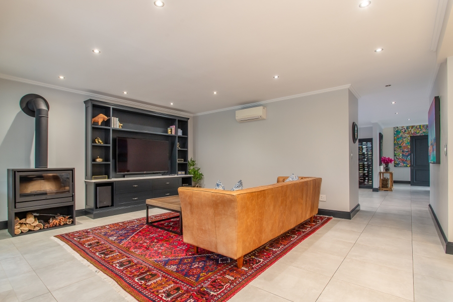 4 Bedroom Property for Sale in Franschhoek Western Cape